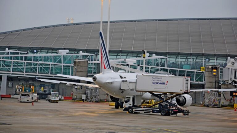 Aéroports de Paris : préavis de grève déposé par un syndicat le jour de la cérémonie d'ouverture des JO
