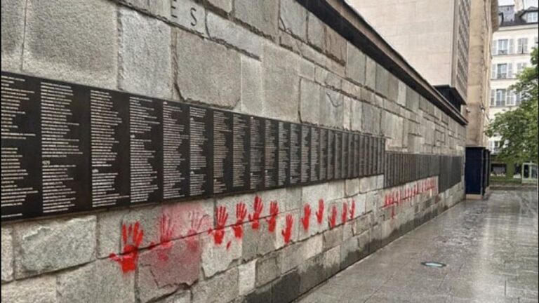 35 tags de mains rouges au Mémorial de la Shoah à Paris : trois Bulgares arrêtés