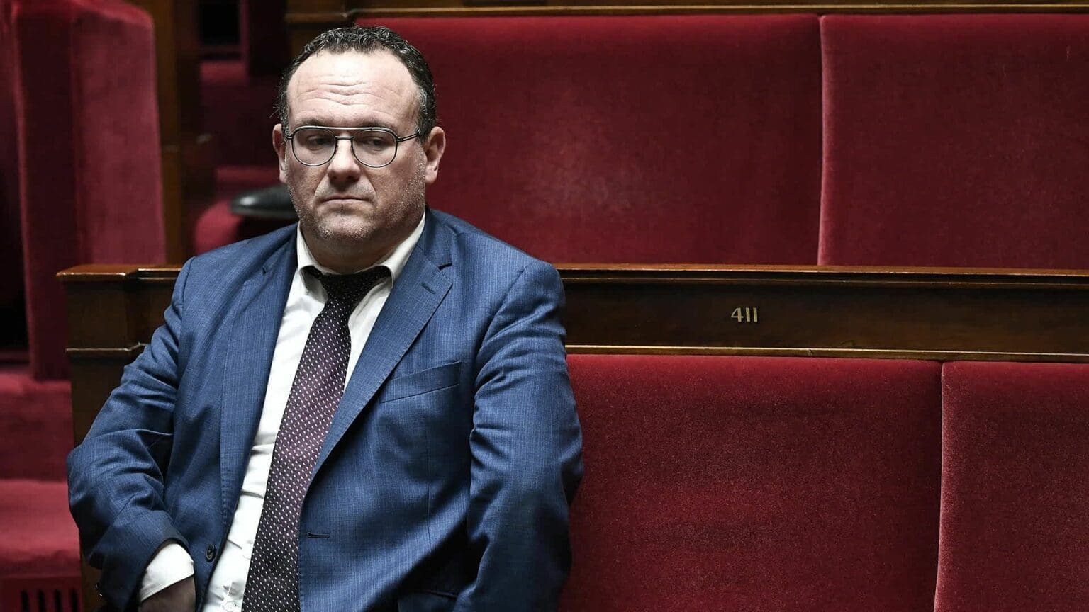 plasma-damien-abad-00-00-05-21-666461b775a65907740585