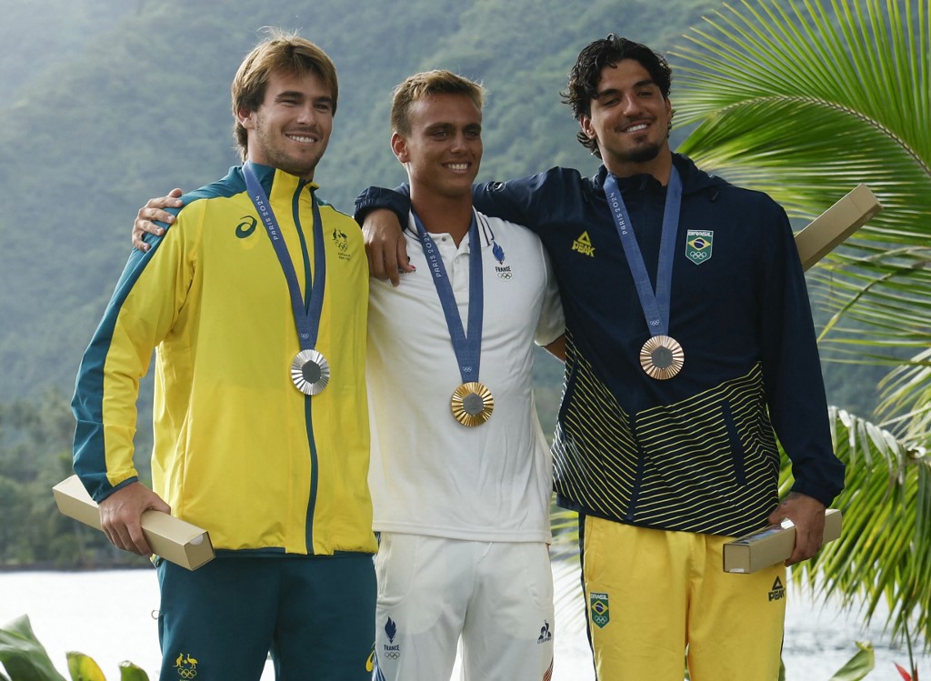 JO PARIS 2024 – Médaille d’or pour le surfeur français Kauli Vaast !