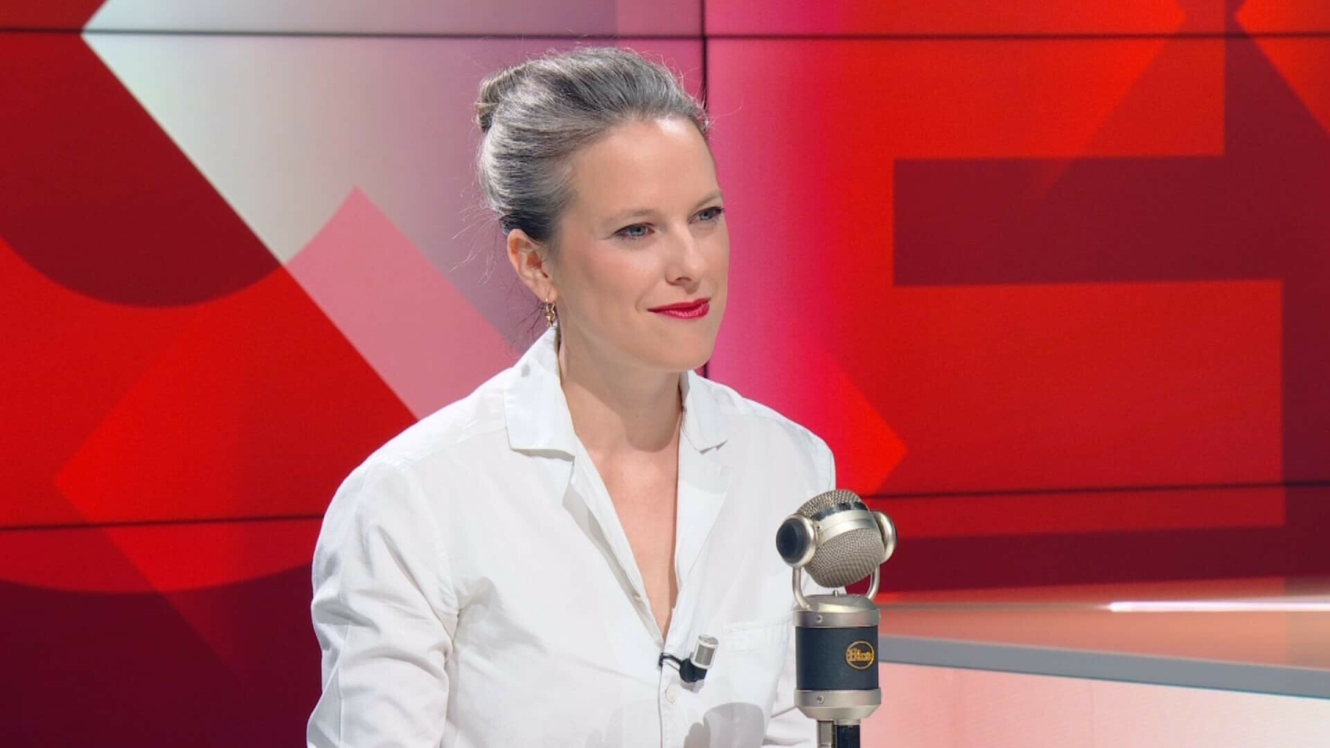 Lucie Castets critique l’état de la justice et la loi immigration sur BFM TV