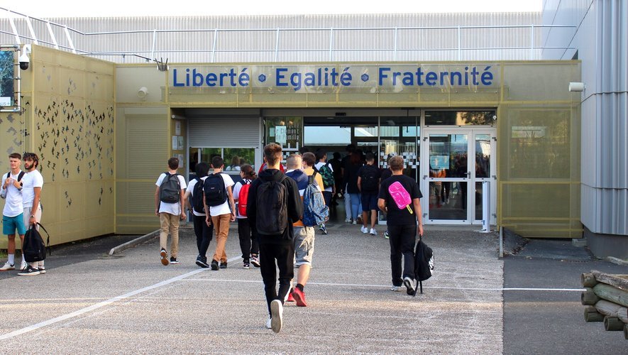 Rentrée scolaire 2024 : les académies recourent aux contractuels pour pallier le manque d’enseignants