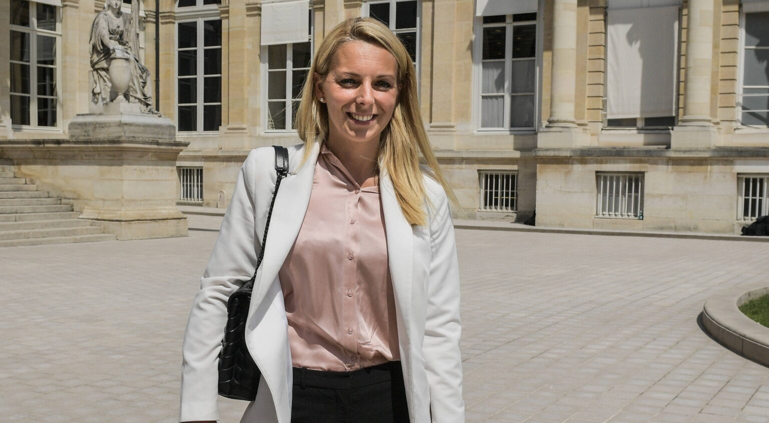 edwige-diaz-l-etoile-montante-du-rassemblement-national-soupconnee-d-emploi-fictif