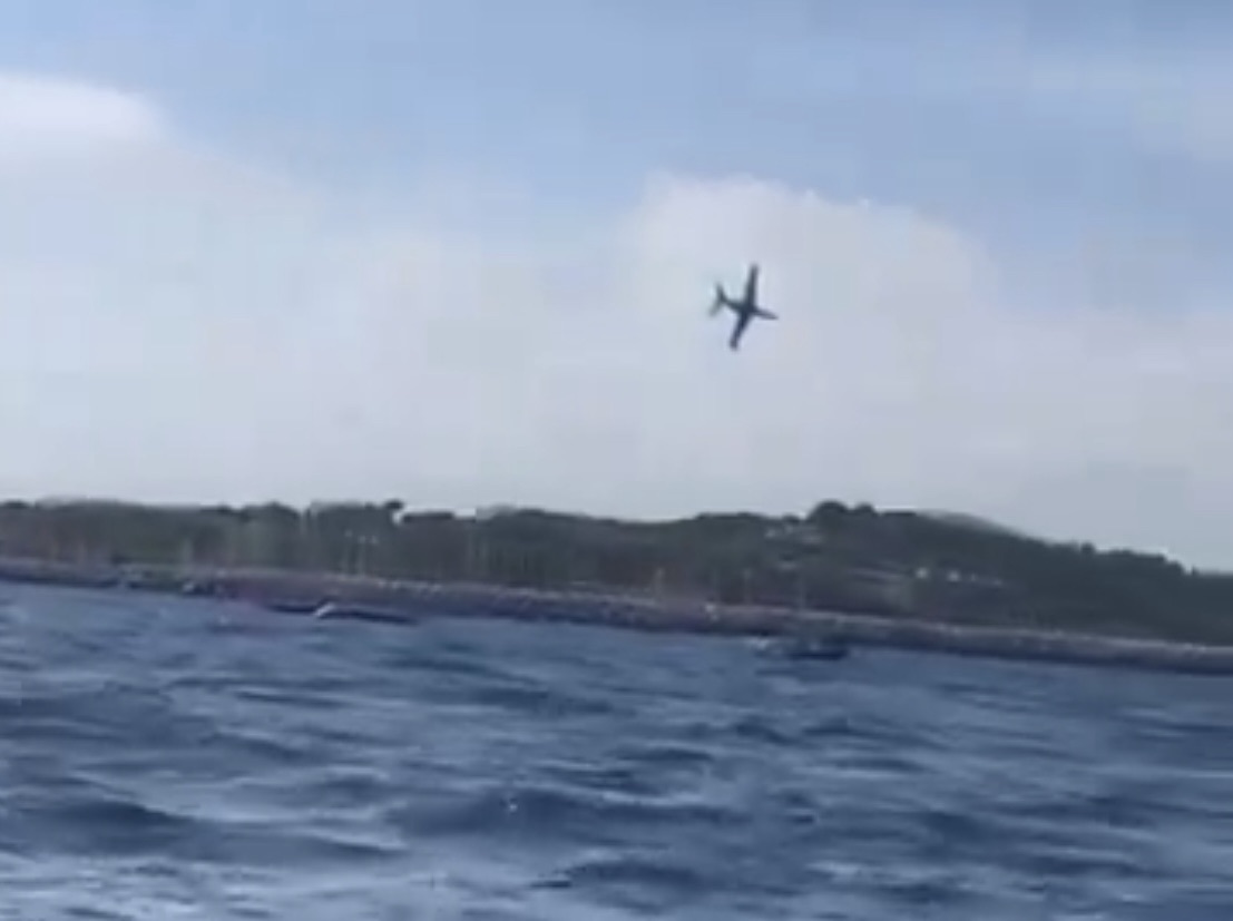 Alerte info – Un avion s’écrase en mer en marge d’un spectacle de la Patrouille de France