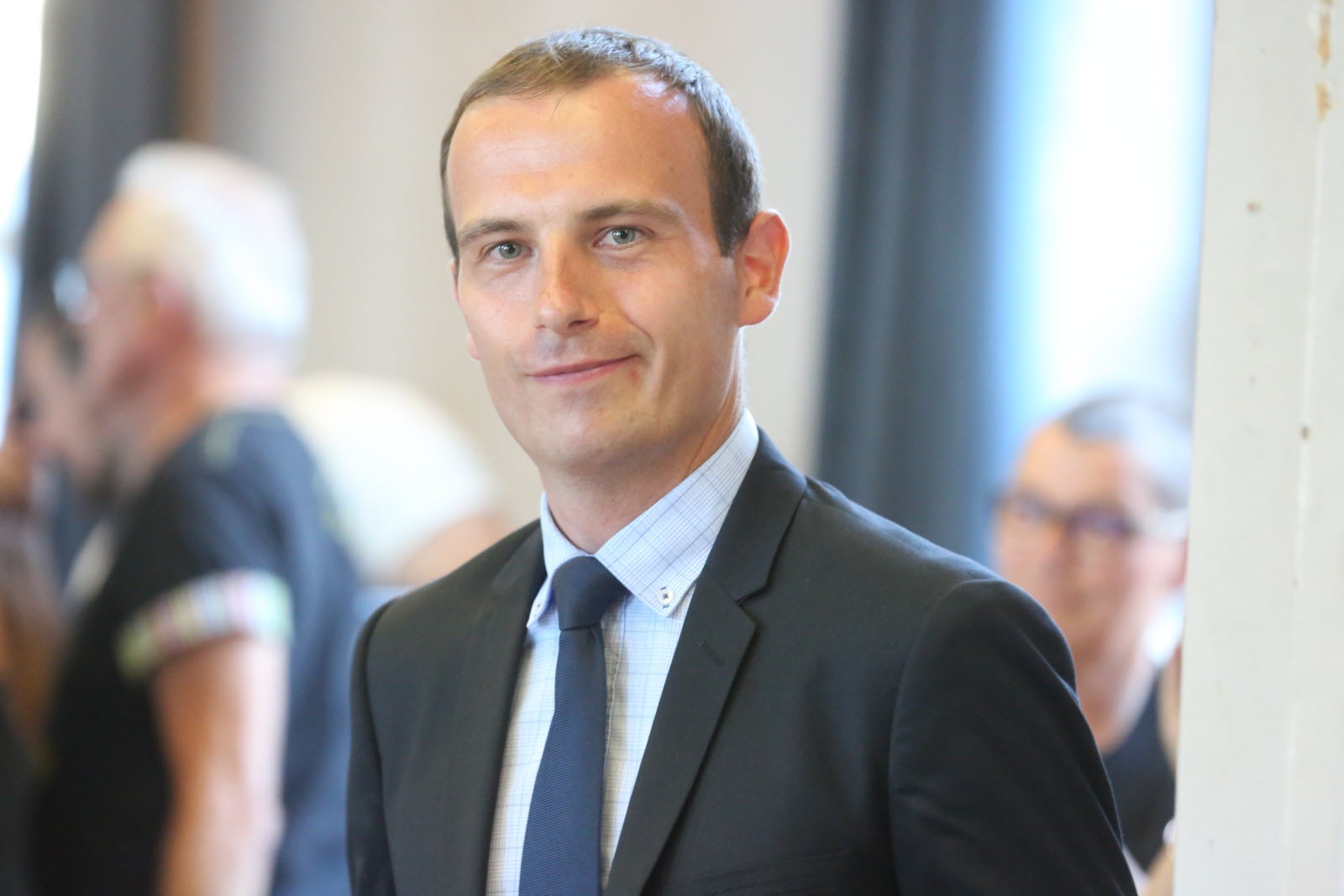 La Droite républicaine refuse de soutenir un Macron affaibli, déclare Fabien Di Filippo