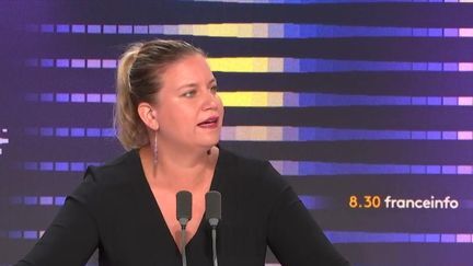 Mathilde Panot : « Cazeneuve à Matignon ? LFI votera la censure »