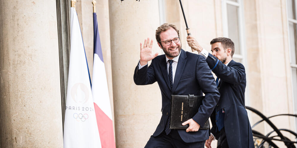 « Encore une comme ça et c’est la porte » : Michel Barnier met en garde Antoine Armand