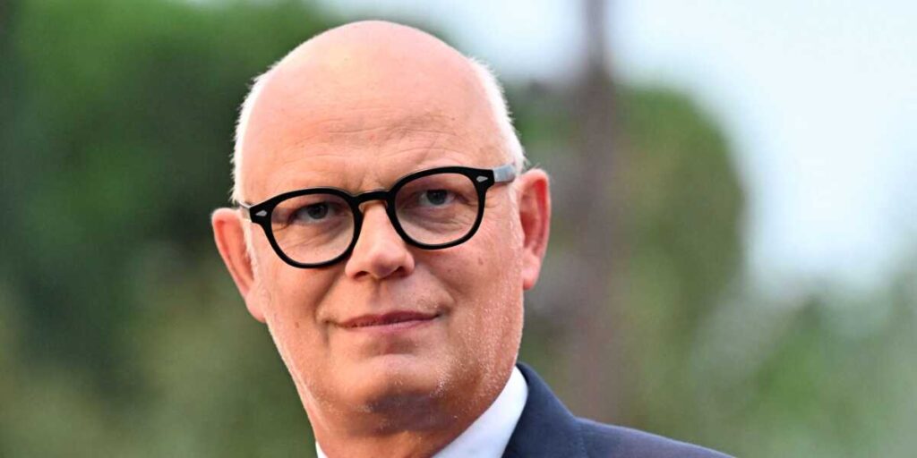 Christian Estrosi, le maire de Nice, accompagné de sa femme, Laura Tenoudji et son invité d&rsquo;honneur Edouard Philippe, a orchestré « Lou Festin Nissart », un diner amical et convivial au jardin Albert 1er sur la Coulée Verte à Nice