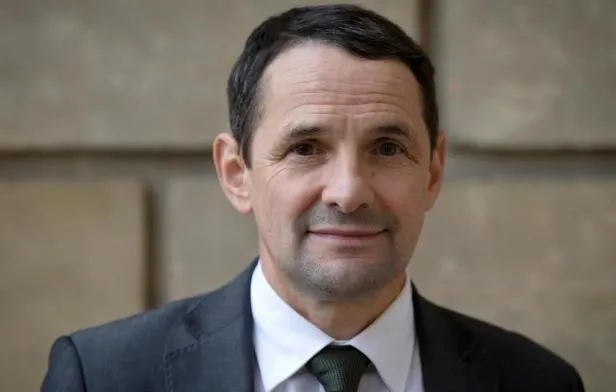 l'ex-secrétaire d'État Thierry Mandon devant la justice pour détournement de fonds