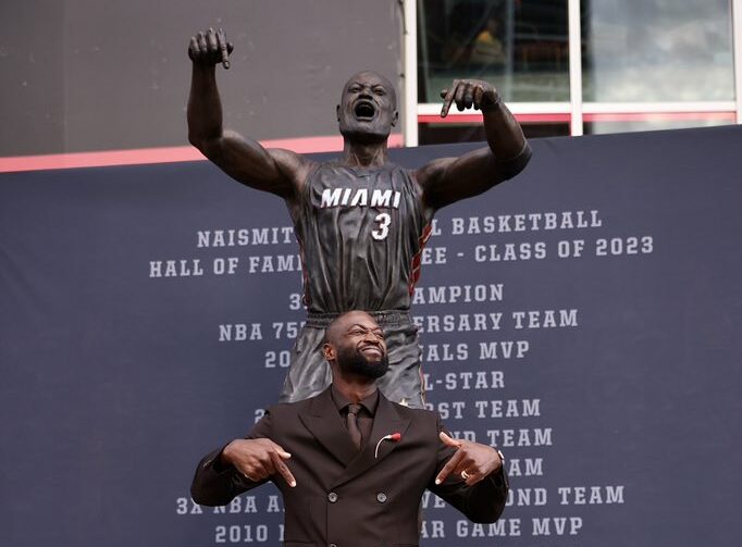 La statue de Dwyane Wade fait polémique : « qui est ce gars ? »