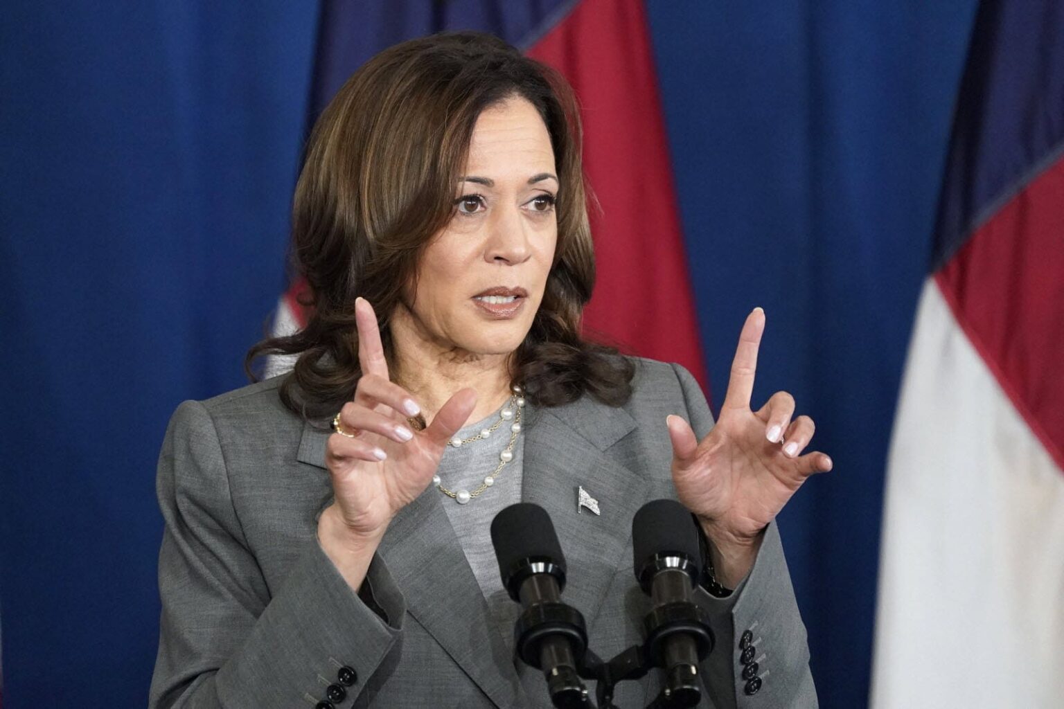 kamala-harris-vice-presidente-s-impose-comme-le-choix-le-plus-evident-pour-la-course-a-la-maison-blanche-photo-sipa-chuck-burton-1721590186