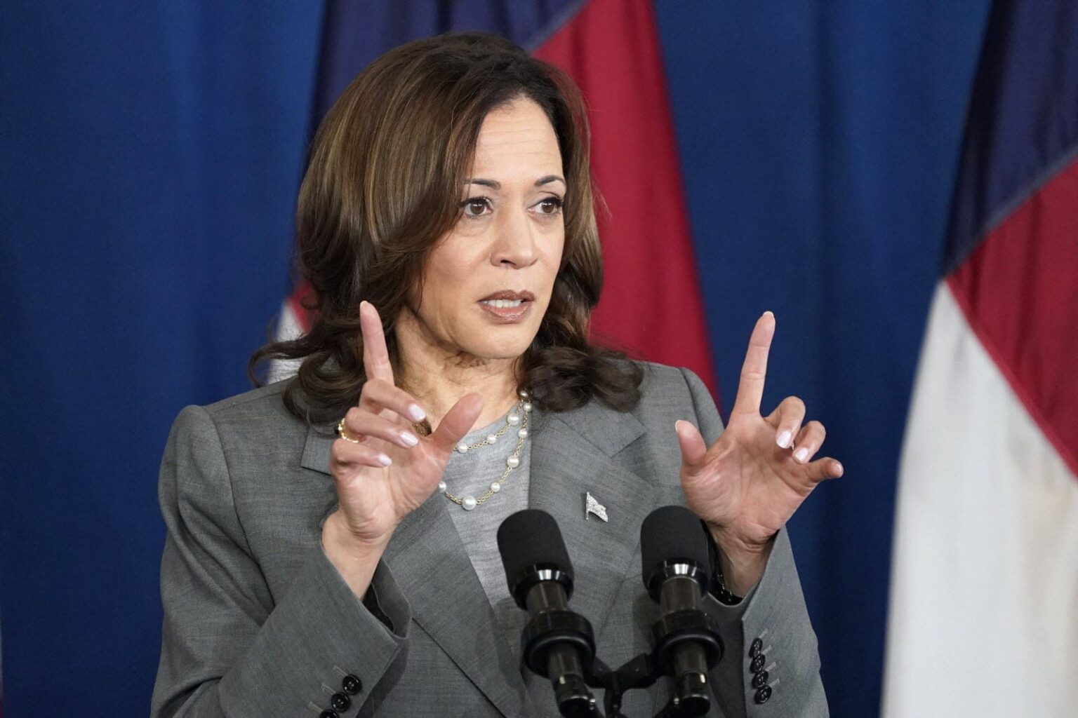 kamala-harris-vice-presidente-s-impose-comme-le-choix-le-plus-evident-pour-la-course-a-la-maison-blanche-photo-sipa-chuck-burton-1721590186