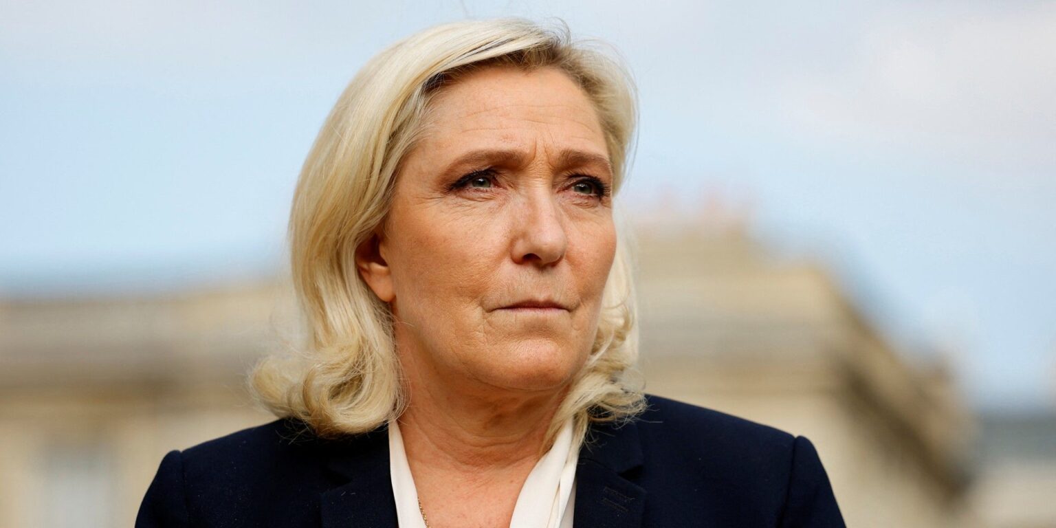 marine-le-pen-s-oppose-a-la-renationalisation-d-edf