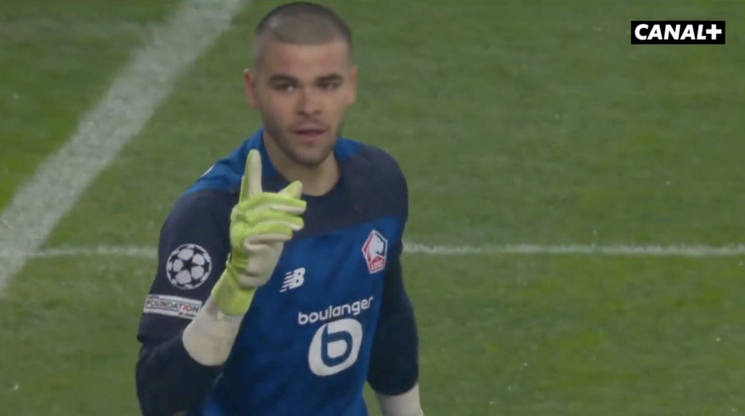 Lucas Chevalier vs Juventus