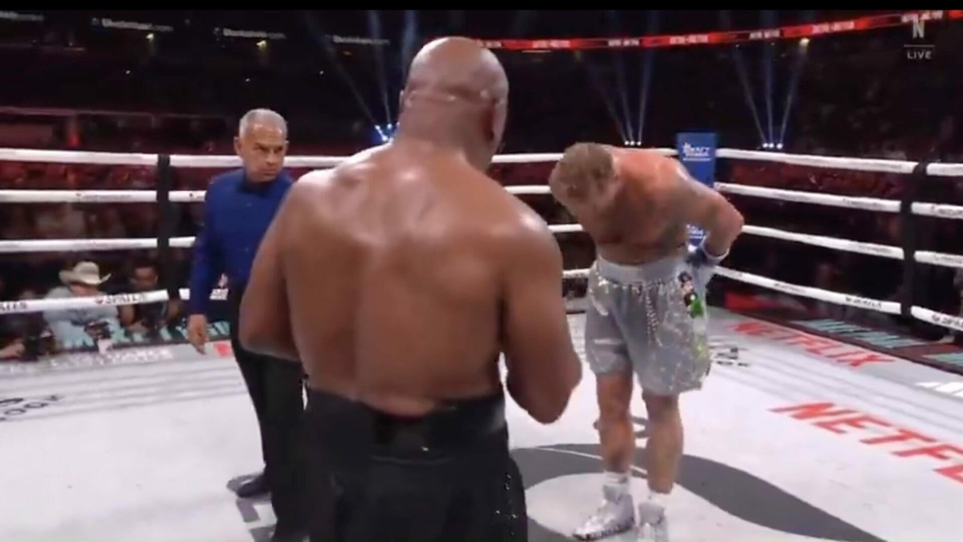 Mike Tyson tient tête à Jake Paul avant de s&rsquo;incliner sur décision
