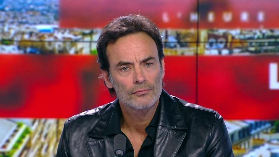 Anthony Delon répond aux rumeurs sur la bisexualité d'Alain Delon : "Il faut respecter sa mémoire"