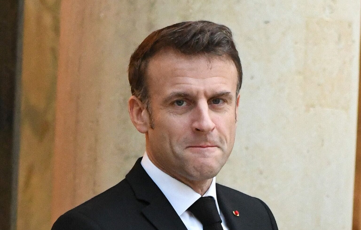 Emmanuel Macron reçoit Yoon Seok-youl au palais de l&rsquo;Elysée