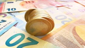 Retraites, RSA, titres-restaurant, logements, Crit'Air: ce qui change en 2025