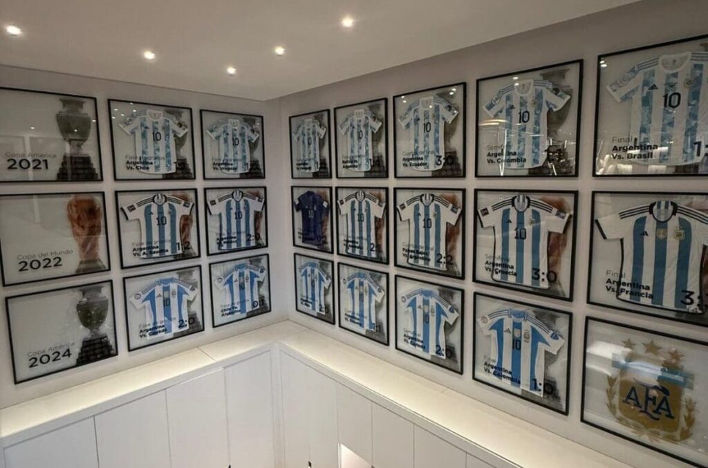 Messi maillots collection privée