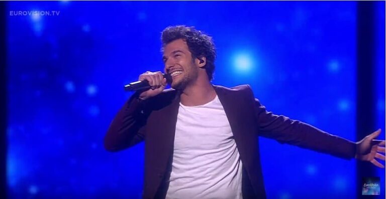 Amir papa pour la troisième fois : le chanteur annonce une naissance pleine d’émotion