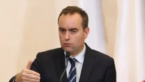 « Une seule chose compte : l’intérêt du pays », clame Sébastien Lecornu à l’annonce de son gouvernement