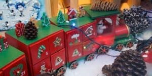 Polémique autour des calendriers de l’Avent à l’école : la ministre de l’Éducation nationale s’explique