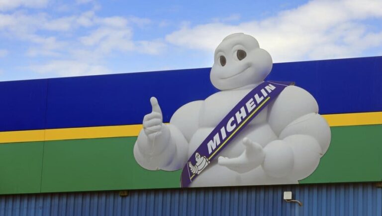 Michelin ferme, les ouvriers encaissent