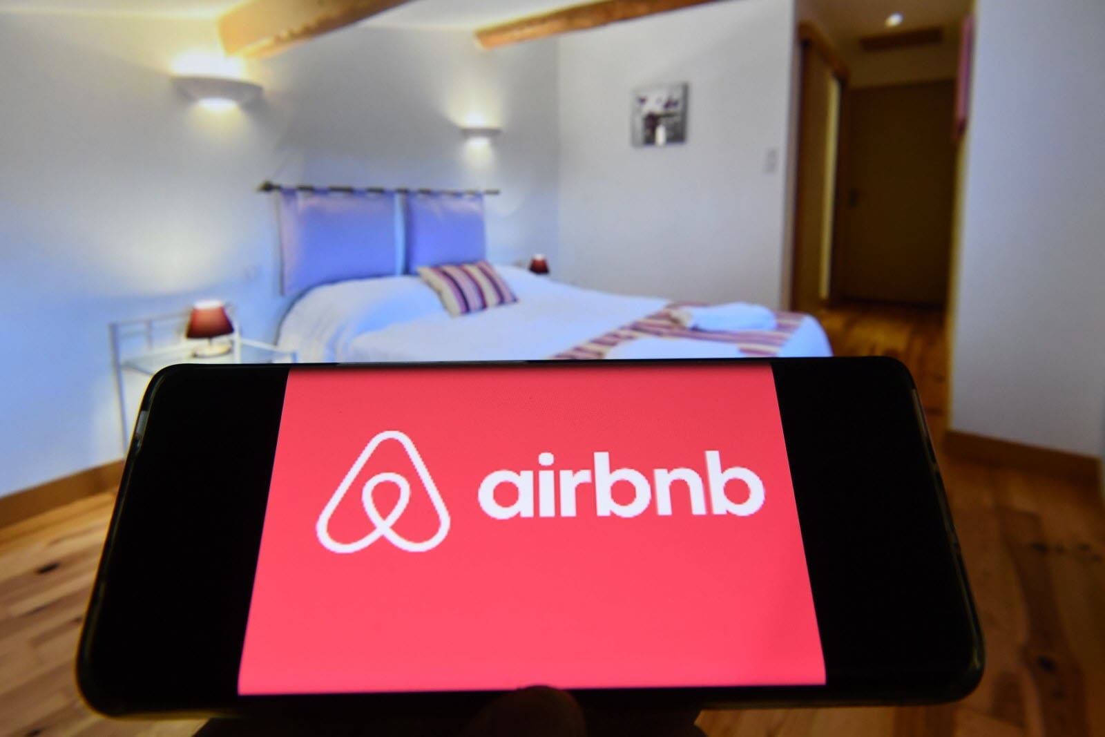 Paris : Airbnb dénonce des mesures jugées trop strictes pour les locations de courte durée