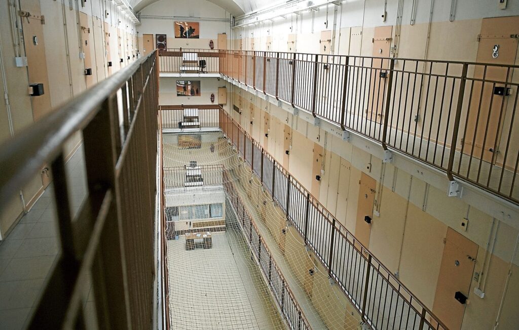 1444x920_a-picture-taken-on-june-16-2011-at-the-fresnes-prison-shows-corridors-of-the-men-district-afp-photo
