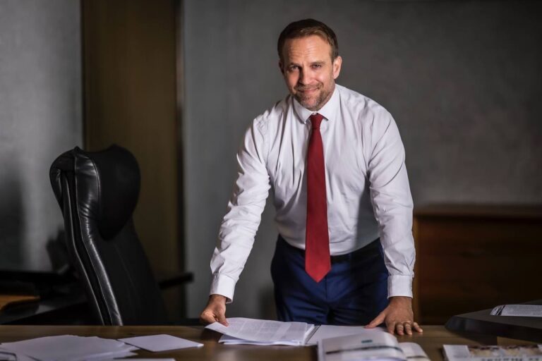 Marc Ferracci à Orléans : une stratégie pour exploiter durablement la diversité des ressources du sous-sol