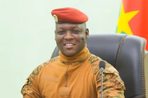 Macron accusé d'avoir "insulté tous les Africains" par Burkina Faso