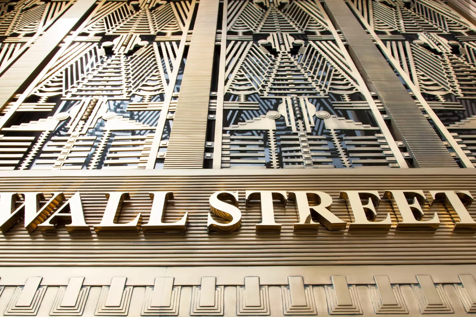65084d29e5afeafd0d76ddd1_wall-street