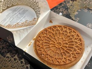 Une galette des rois en hommage aux restaurateurs de Notre-Dame de Paris