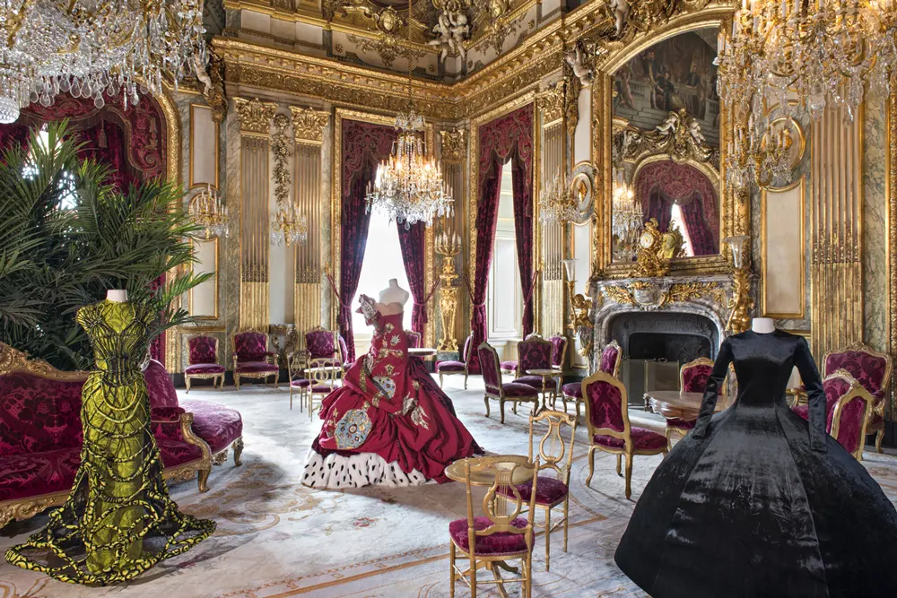 Le Louvre se met à la mode avec “Louvre Couture”