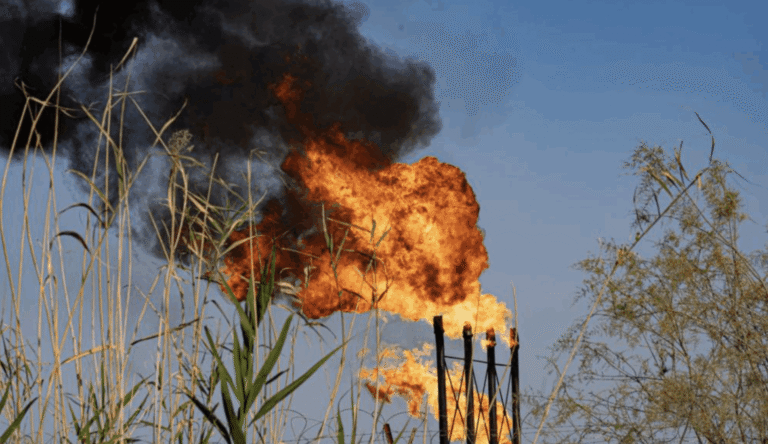 Irak: Incendie dans un champ pétrolier