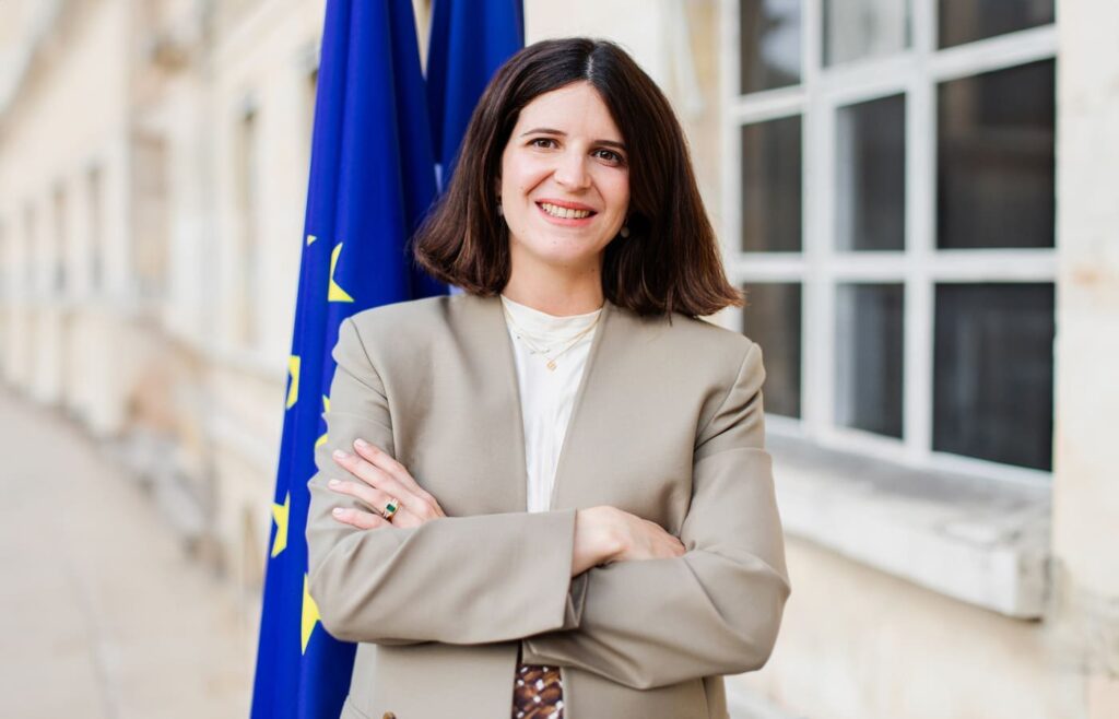 clara-chappaz-photo-officielle-34917
