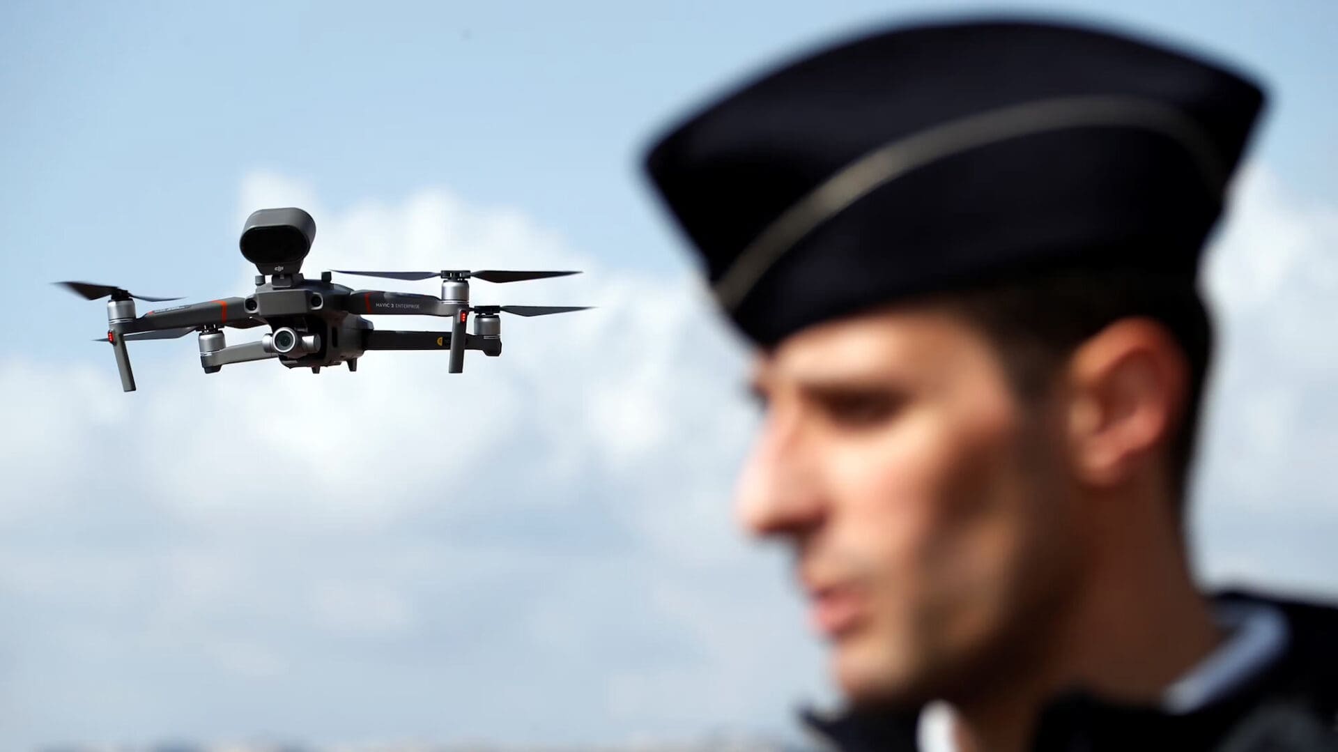 INSOLITE - Un homme condamné pour avoir conduit un drone en état d’ébriété. Une première!