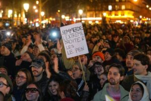 manifestation-le-7-janvier-2025-place-de-la-republique-a-paris-pour-celebrer