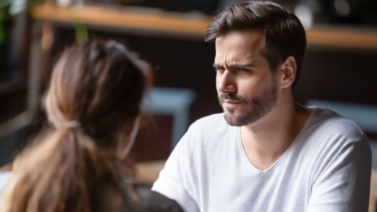 10 signes qui peuvent indiquer un narcissisme et la nécessité de consulter un psychiatre