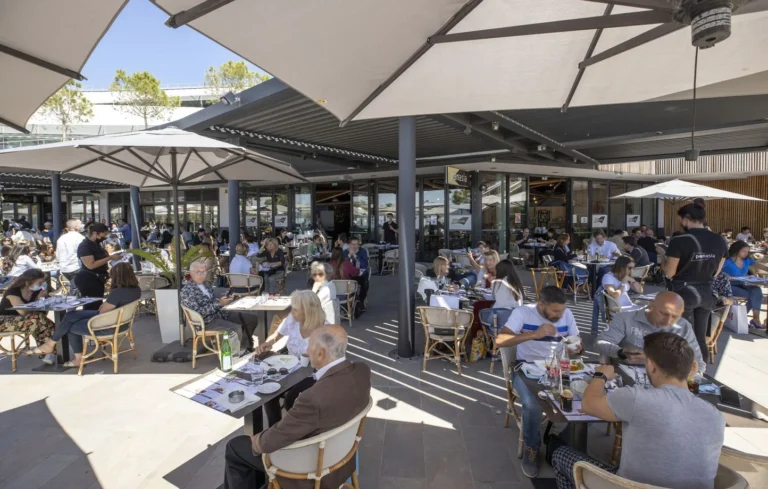 Pouilly-en-Auxois : une annonce insolite d’un restaurateur pour recruter des saisonniers (même électeurs LFI)