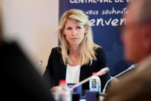 Marie Barsacq, la ministre des Sports, à l’origine de la fronde contre la baisse du budget