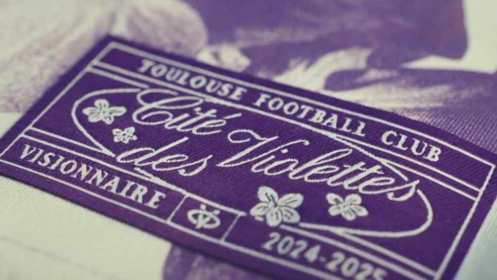 — Le Toulouse Football Club Dévoile Son 3E Maillot, Très Rétro, Aux Côtés De Bigflo &Amp; Oli