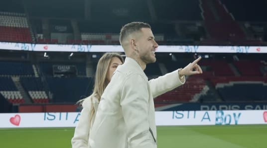 — Psg – Lucas Hernandez Révèle Le Sexe De Leur Futur Enfant Depuis Le Parc Des Princes