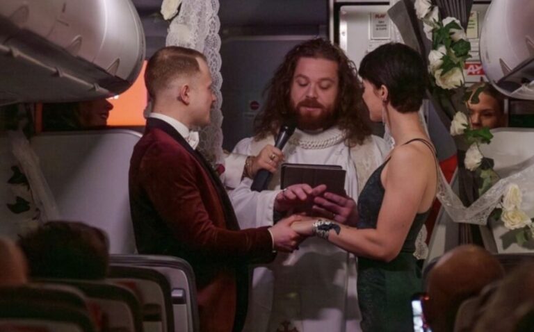 Un mariage à 10 000 mètres d’altitude entre la France et l’Islande