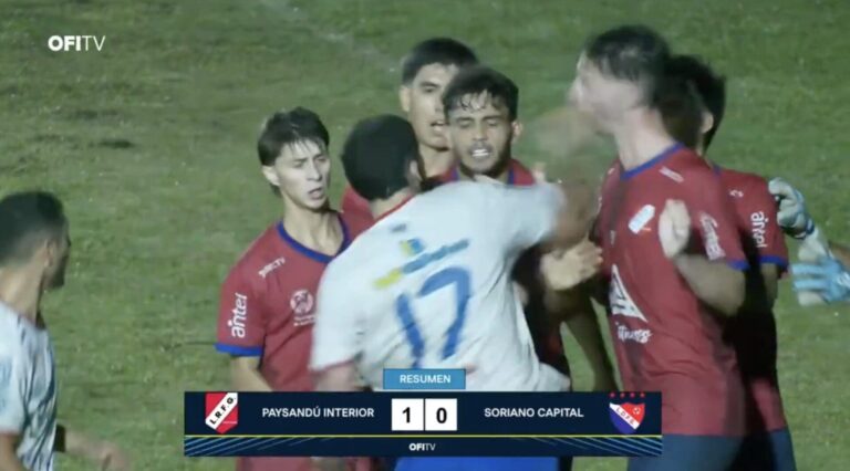 Rude KO en Uruguay sur un terrain de football