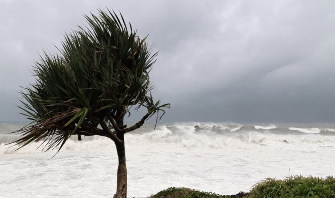 La Réunion en alerte orange face à la tempête Garance : écoles fermées et vigilance renforcée