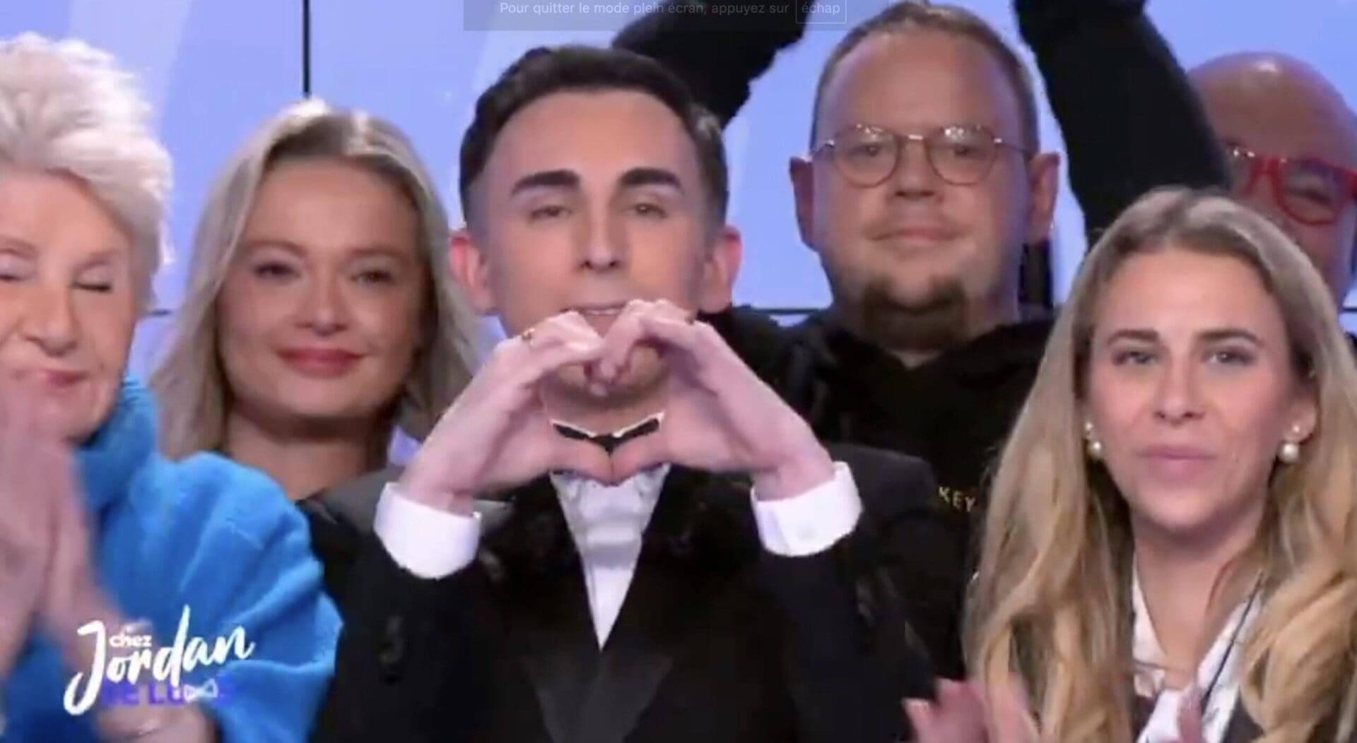 En larmes, Jordan De Luxe dit adieu à C8