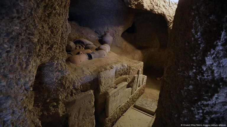 Découverte de la tombe du roi Thoutmôsis II