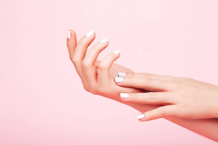 Des ongles fragiles et d'autres signes de carence en nutriments