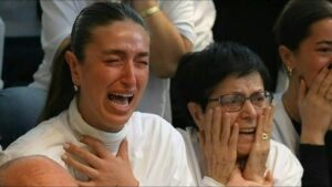 Six nouveaux otages israéliens libérés par le Hamas. Forte émotion des familles